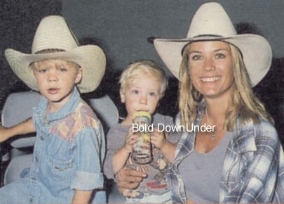Джереми (слева) со своей мамой и братом Джулианом