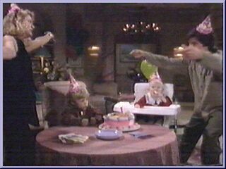 Ридж, Брук, Рик (Джереми Снайдер) и Бриджит празднуют первый день рождения Бриджит.