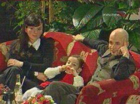 Егор со своей женой Вероникой и дочкой Сашей (Программа *В вашем доме*, 2004)