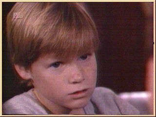 Брендон просит Мейсона помочь ему выбрать, с кем из родителей оставаться (1989 г)